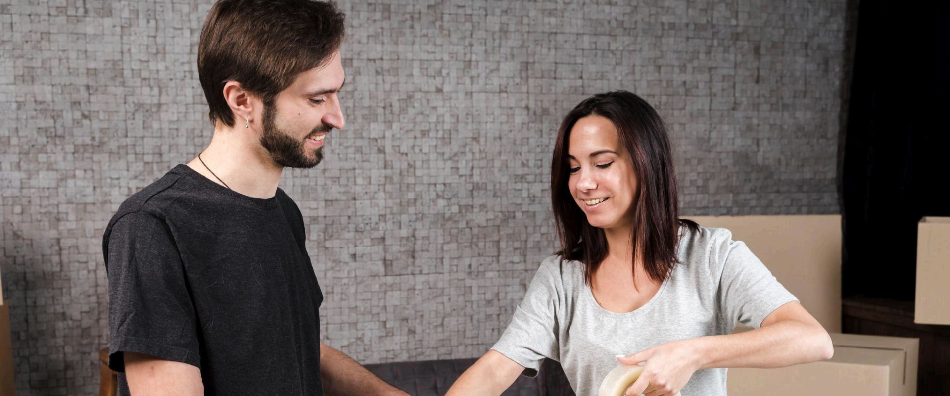 The Pros and Cons of Packing Your Own Belongings When Using a Moving Company